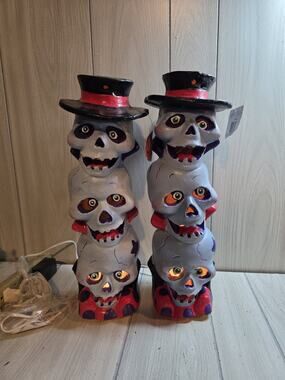 Vtg 1998 Halloween Skull Blow Molds Lighted Stacking 2 Towers Paper Magic NWT